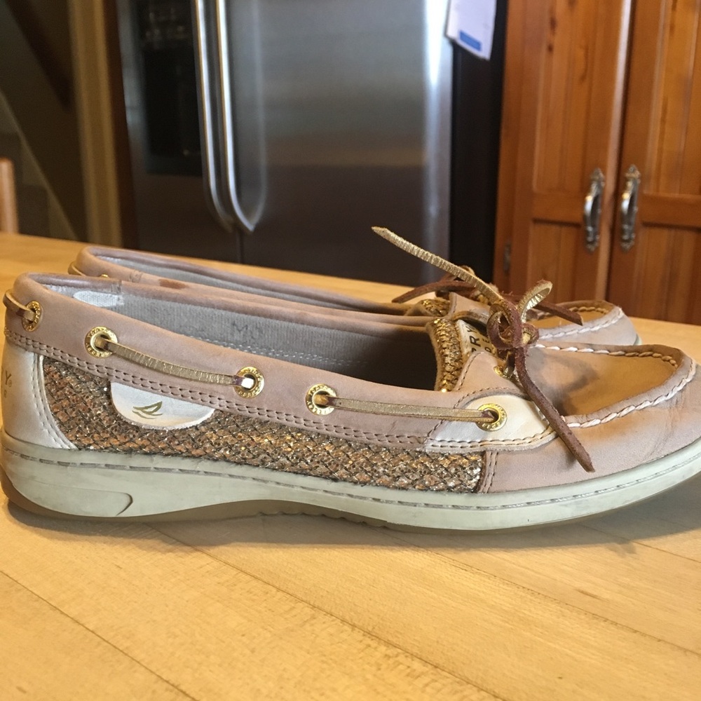 Women’s 7.5 M Angelfish Sperrys. Boat shoes